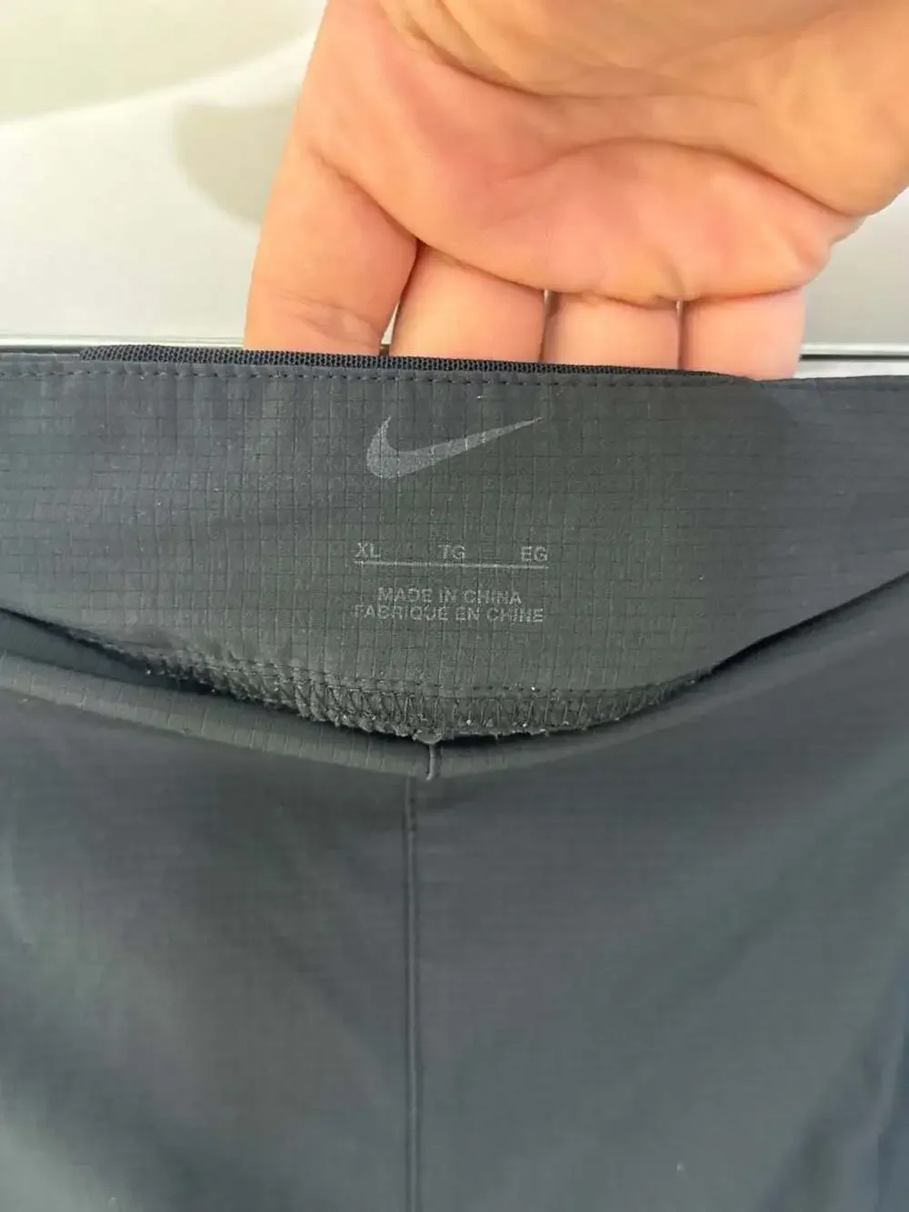 Nike Women's Run Division Tempo Luxe Running Shorts Black/Bright Crimson Size XL